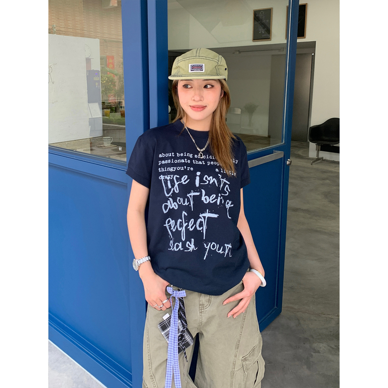 Muzi Sheep Summer American Retro Straight Shoulder T-Shirt with Lettering and Slogan Print, Cool Ice Fabric Short Sleeve for Women, Same Style Muzi Sheep Summer American Retro Straight Shoulder T-Shirt with Lettering and Slogan Print, Cool Ice Fabric Short Sleeve for Women, Same Style