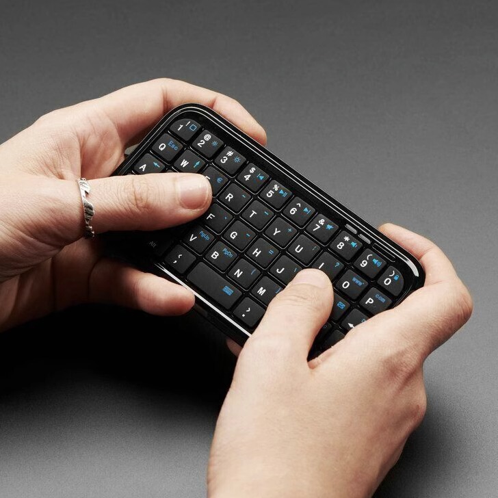 Wireless Bluetooth Keyboard Mini Rechargeable Silent Suitable for Apple Mobile Phones iPhone Tablets iPad Android Computers