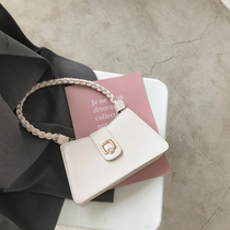 Original niche design White underarm bag womens bag bag 2020 new Chao Net red Korean version of portable shoulder baguette bag
