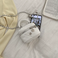 Маленький, белый