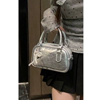 Серебряный подарок висят украшения