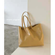 Large capacity bag female 2020 New Tide Net red tote bag niche design shoulder big bag college students Class bag