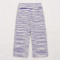 Белые и синие брюки