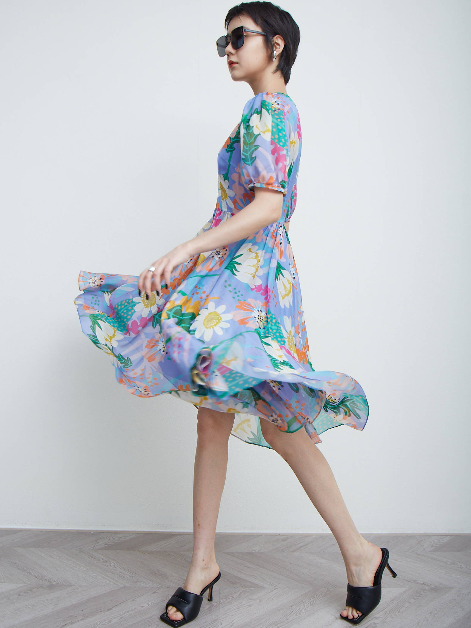 Superior Skin Flower Double silk French dress sea - edge resort bubble sleeve two suits