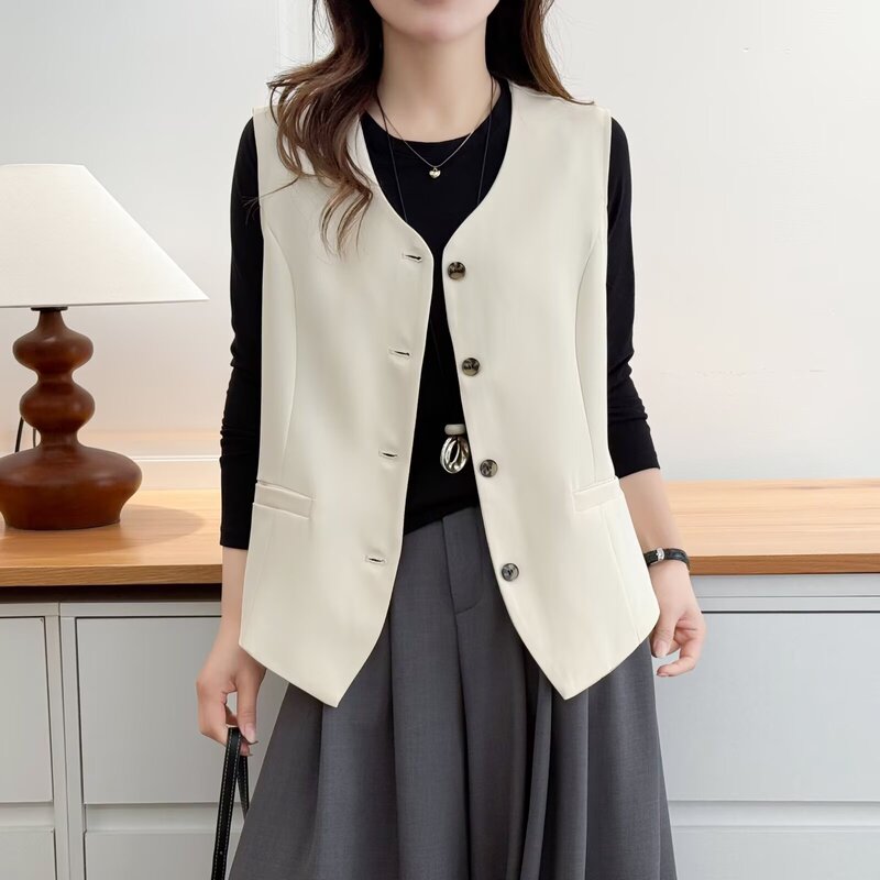 Plus Size Women's Single-Breasted Spring Vest Jacket, Suitable for Both Inner and Outer Wear, Sleeveless Solid Color Top for Chubby Women Plus Size Women's Single-Breasted Spring Vest Jacket, Suitable for Both Inner and Outer Wear, Sleeveless Solid Color Top for Chubby Women