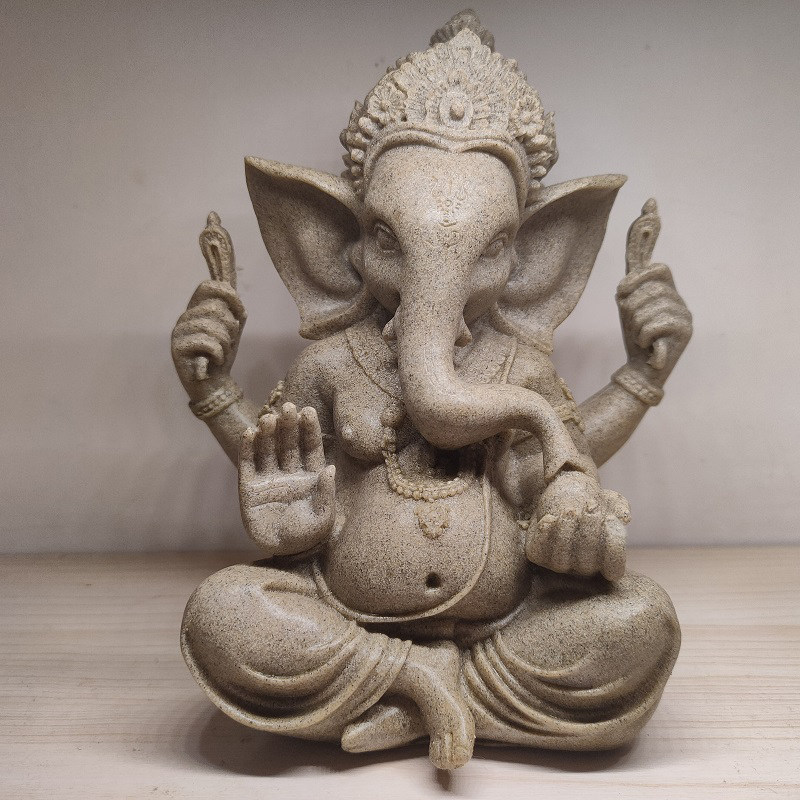 ガネーシャ（象の神）の装飾品、東南アジアの象頭神、タイ様式の仏像、インドの象頭神の装飾品、石製の象の置物。