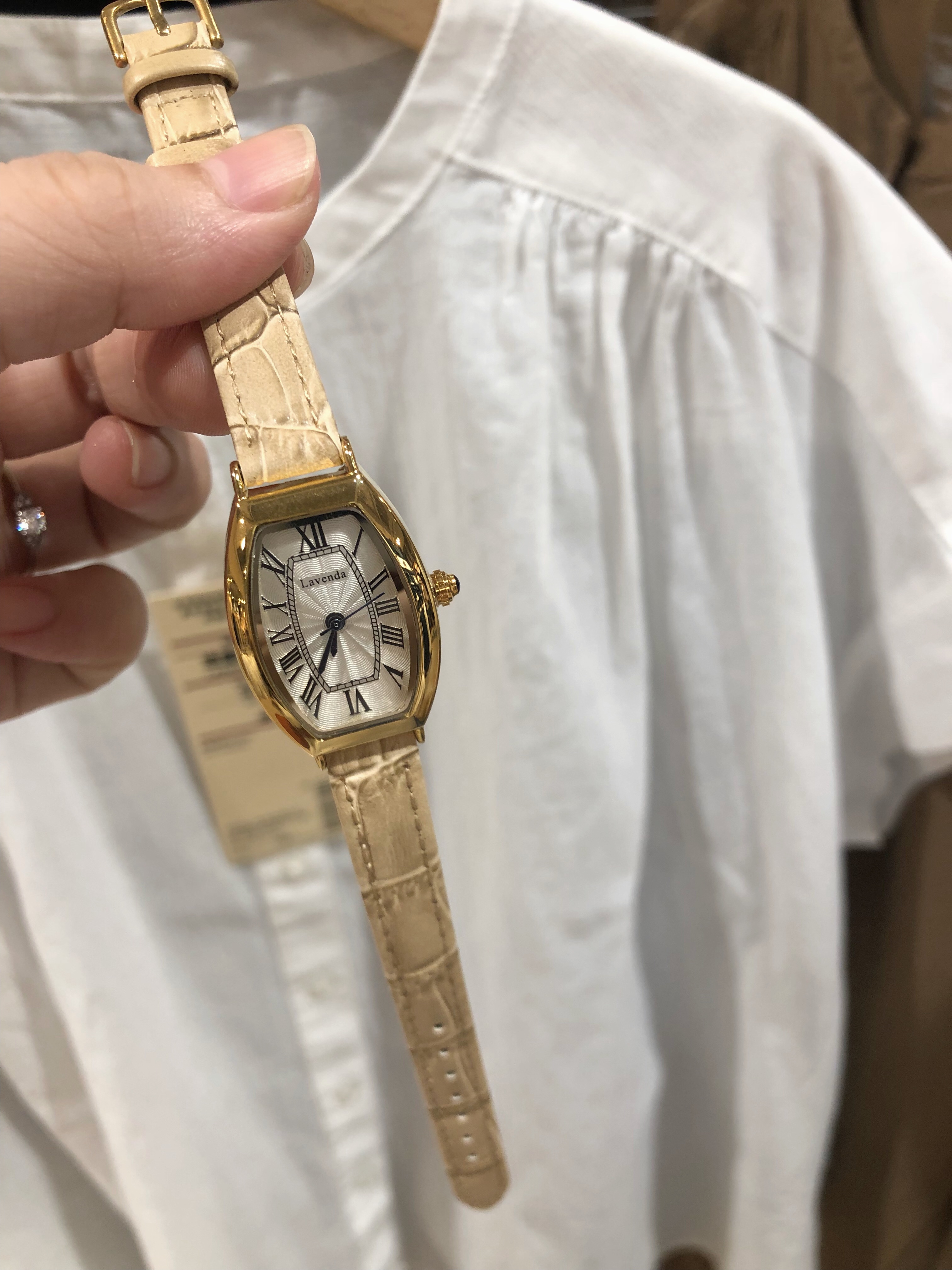 You green recommended temperament lady sister imported from South Korea oval quartz watch =IAC Korean generation