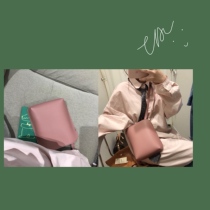 Recommended (your green partner)simulation leather good texture niche ins style crossbody bag= IAC homemade