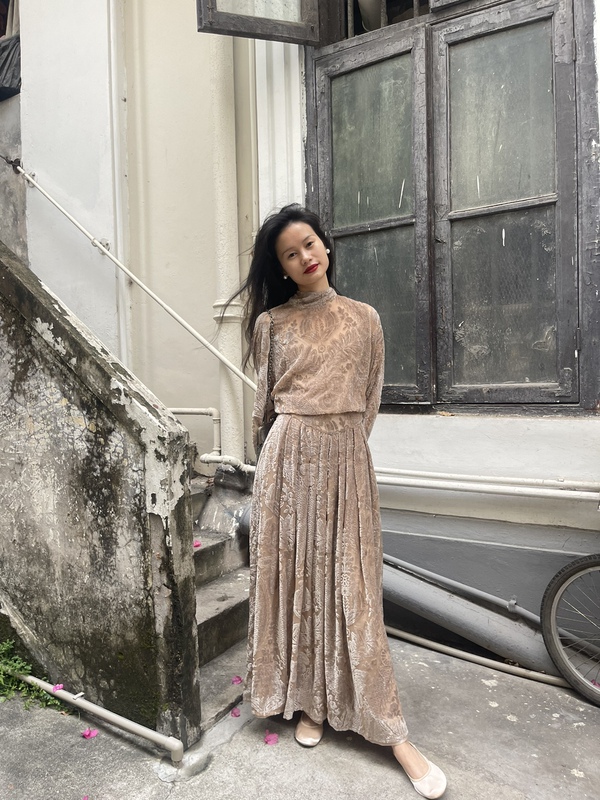 Zimi 1920S Gatsby Nude Pink Lotus Pink Long-Sleeved Semi-Sheer Velvet Open-Back Waist-Cinching Maxi Dress