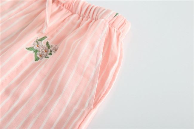 Cotton nhà ba điểm quần short cotton đôi gạc thoáng khí tươi hoa năm điểm quần ngủ mùa hè mỏng phần bông - Quần tây quần thể thao