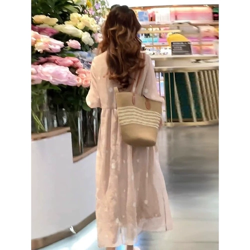 Летнее кружевное ретро платье для отдыха, 2025 года, V-образный вырез, изысканный стиль, яркий броский стиль