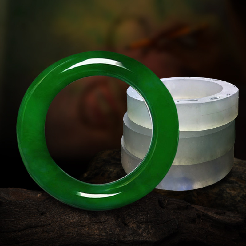 6 Kokang Emerald Jadeite Bracelet Sales Record Witness in the Past Private Customization Private Auction Invalid