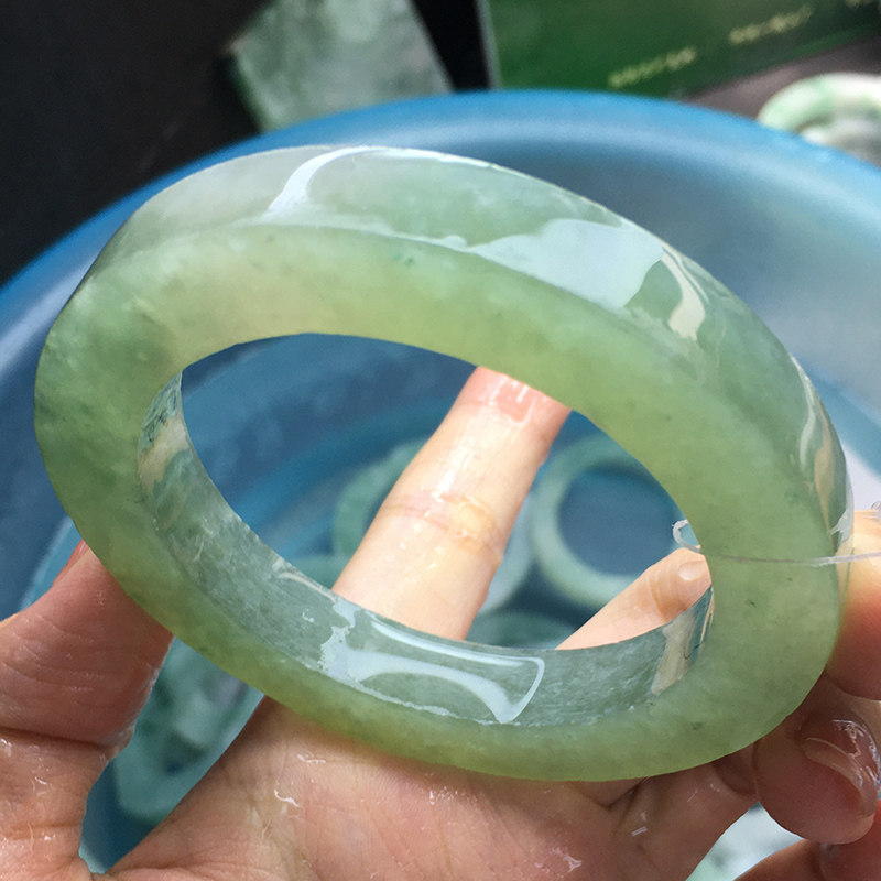 CZ64B fruit dare emerald 55 eyes green jade bracelet jade bracelet jade bracelet unpolished woolen material emerald bracelet 