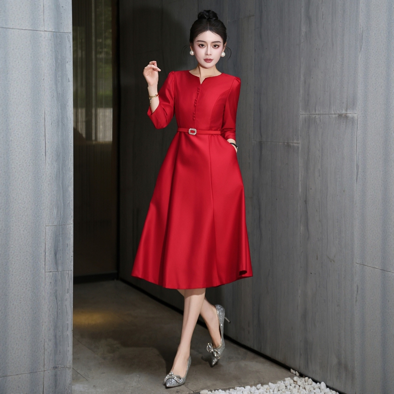 2026 New Red Dress, Light Luxury and High-End Feel, Three-Quarter Sleeves, V-Neck, Waist-Cinching, Slimming, Banquet and Wedding Dress