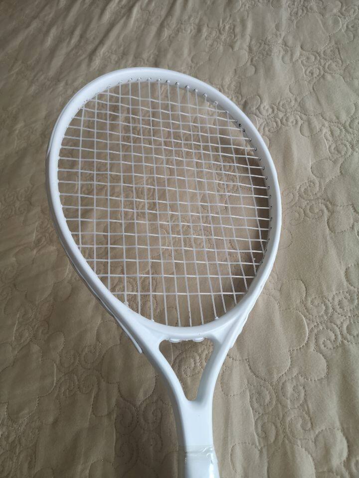 No-standard all-white children's tennis racket composite carbon-integrated tennis racket photo advertising props show shots