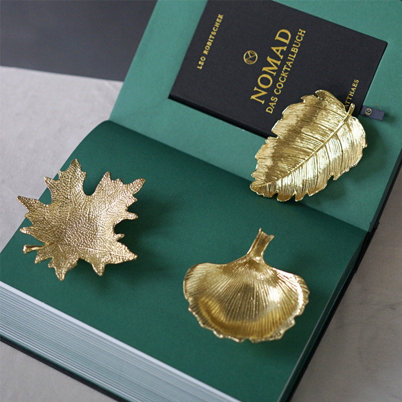 Golden Gingko Elm Elm Leaves with leaves Foliage Foliage Foliage Home Swing Accessories Collection Accessories Display of Jewelry Trays