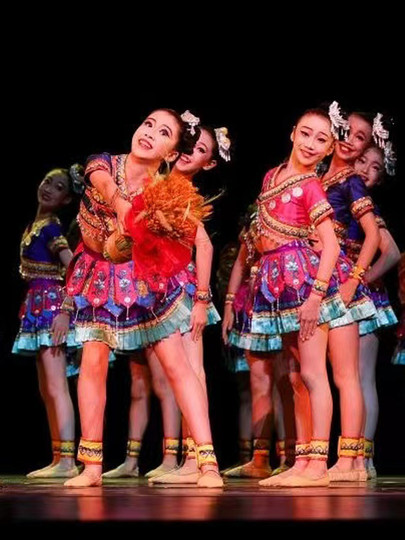 The 12Th Xiaohuo Style Dance Costume for Children, Miao and Dong Ethnic Minority Performance Clothing