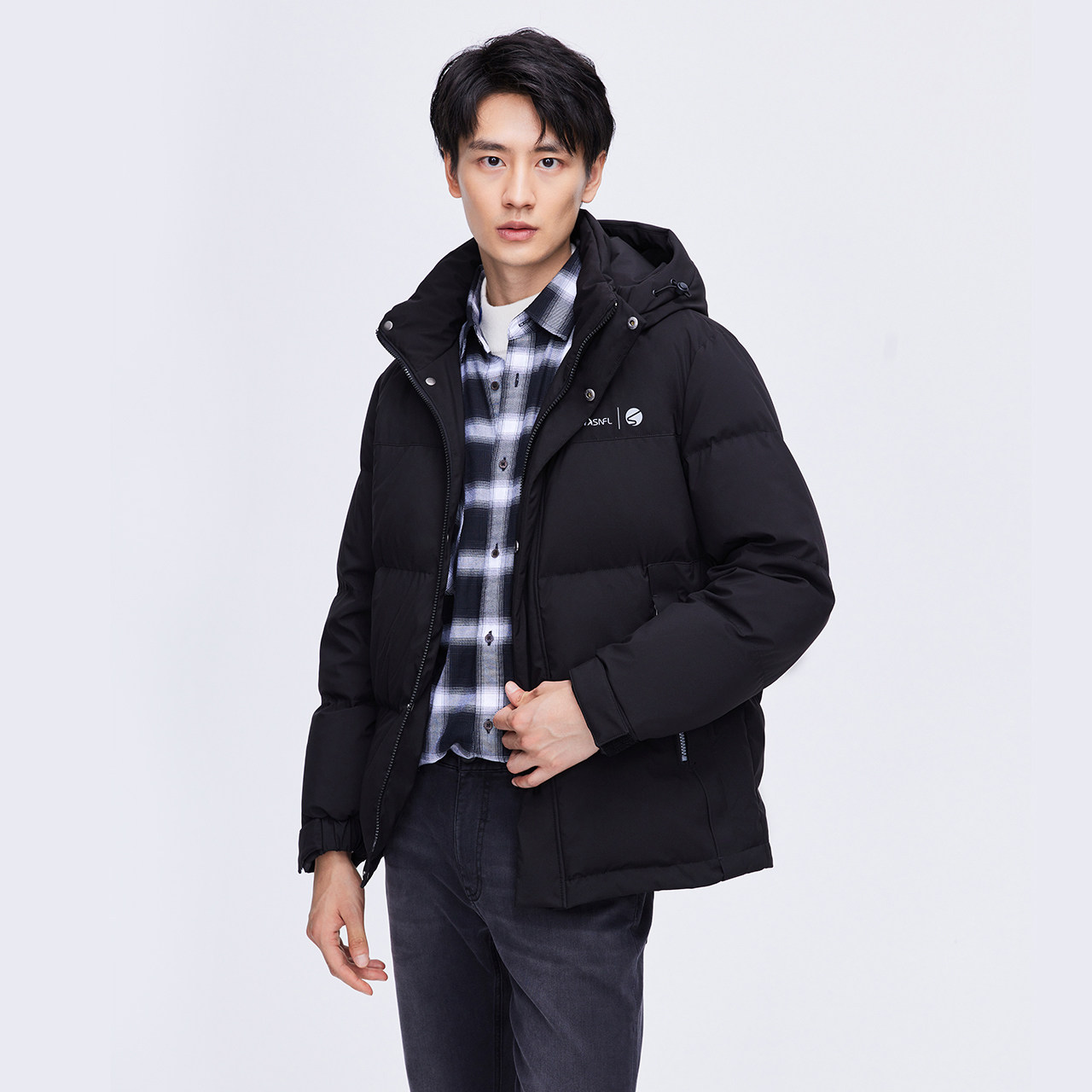 雪中飞 男式短款连帽羽绒服 双重优惠折后￥298.7包邮 3色可选