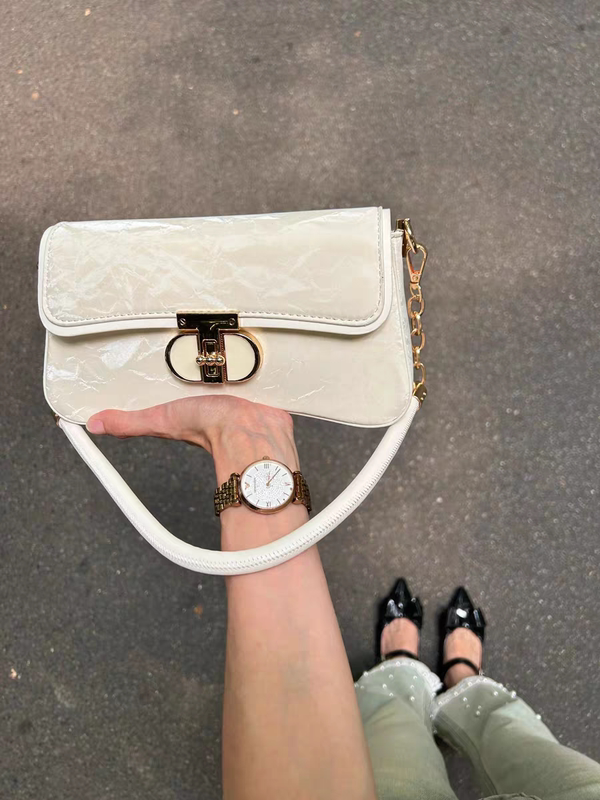 Light Luxury and High-End Feel Underarm Baguette Bag for Women, 2025 New Model, French Niche Design, Fashionable Commuter Shoulder Bag Light Luxury and High-End Feel Underarm Baguette Bag for Women, 2025 New Model, French Niche Design, Fashionable Commuter Shoulder Bag