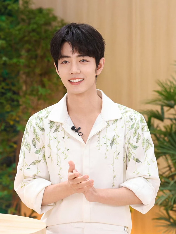 Xiao Zhan Celebrity Style Chinese-Style Embroidered Shirt with Green Willow Leaves, Fresh Turn-Down Collar, Loose Casual Top, Trendy Brand