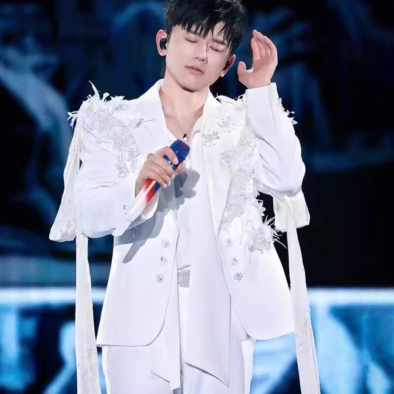 Zhang Jie Celebrity Style Pure White Handmade Floral Suit for Men, Light Luxury, Heavy Craftsmanship, High-End, Exquisite and Fashionable White Suit Jacket Zhang Jie Celebrity Style Pure White Handmade Floral Suit for Men, Light Luxury, Heavy Craftsmanship, High-End, Exquisite and Fashionable White Suit Jacket
