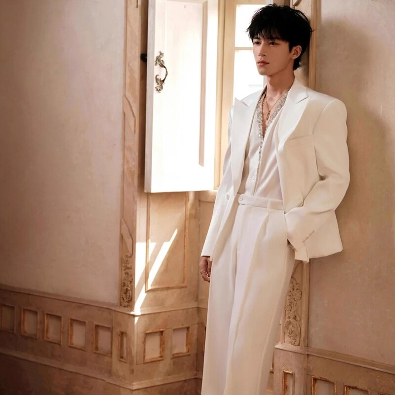 Wang Xingyue Celebrity-Inspired Light Luxury White Suit Jacket for Men, High-End Spring and Autumn Shoulder-Padded Blazer