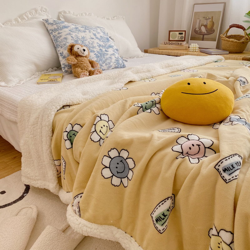 Small blanket sofa cover blanket lamb velvet double-layer thickened coral velvet office nap nap air-conditioning children's blanket