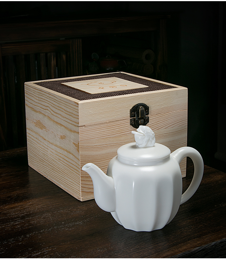 Jiangnan past small ceramic teapot Chinese white lucky spittor pot of white porcelain kung fu tea set and household teapot single pot