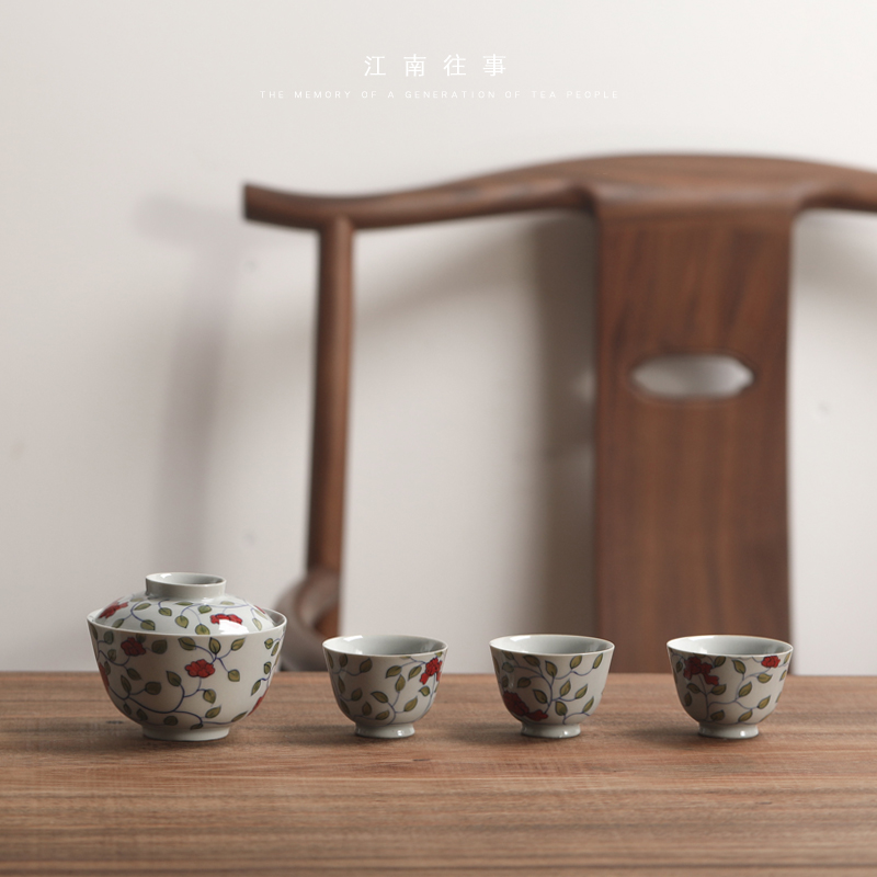 Jiangnan tureen large ceramic tea set hand - made bound past flowers tea bowl three to kung fu tea bowl is in use