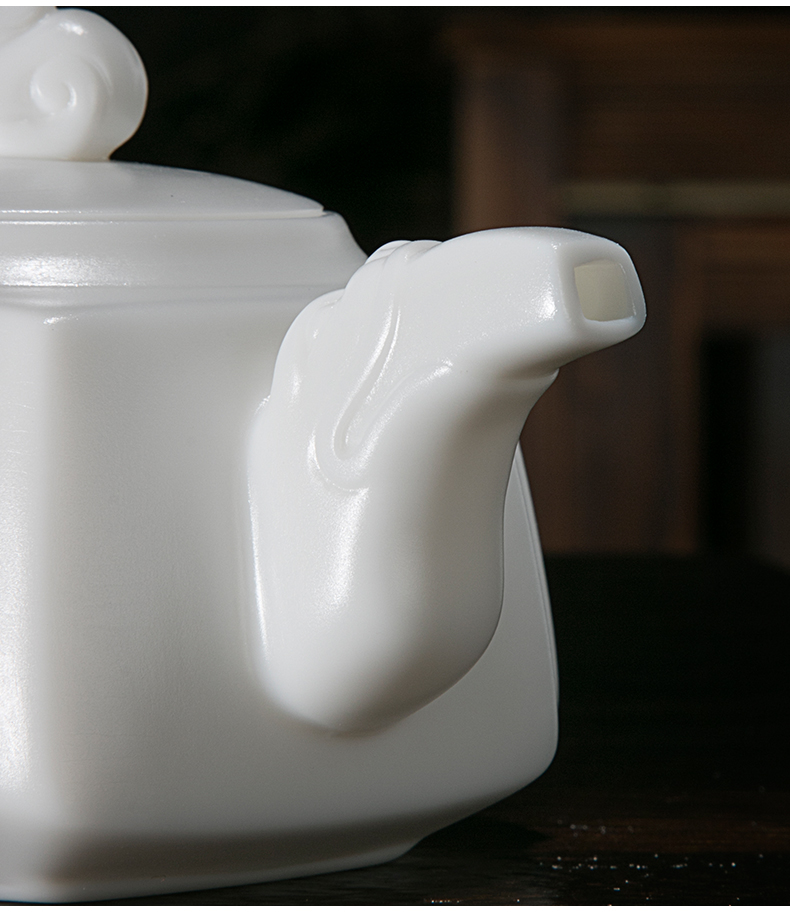 Jiangnan suet jade Chinese white square, past the mythical wild animal kung fu tea pot of household ceramics single pot of white porcelain teapot