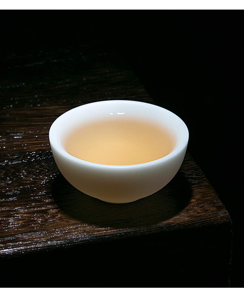 Jiangnan past suet jade cup kung fu tea sample tea cup white porcelain, Chinese white household ceramics sketch of single CPU