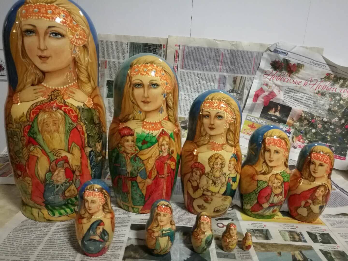 Russian characteristic handicraft matryoshka ten-layer fine wood material pure hand-painted with bottom signature