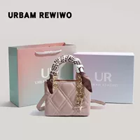 Розовая коробка, подарок на день рождения