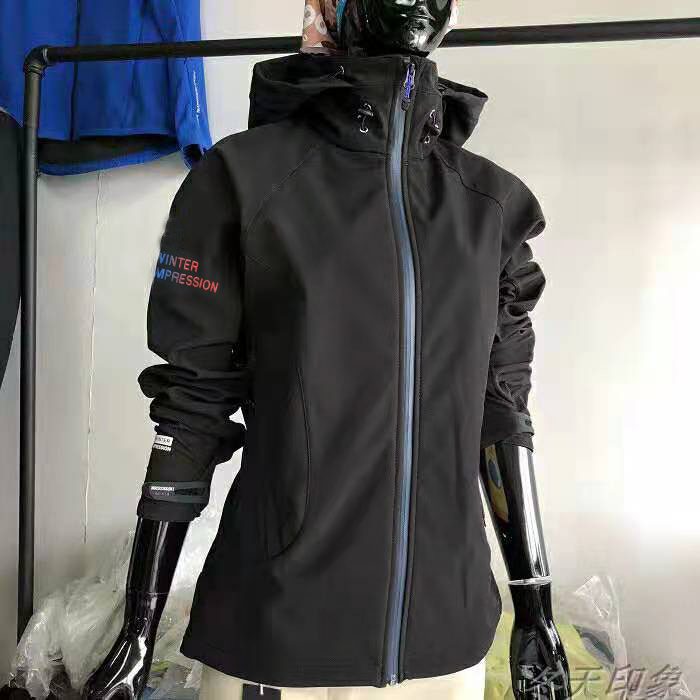Factory clear goods WI ladies soft shell plus fleece fabric outdoor windproof waterproof storm jacket suitable for spring and autumn