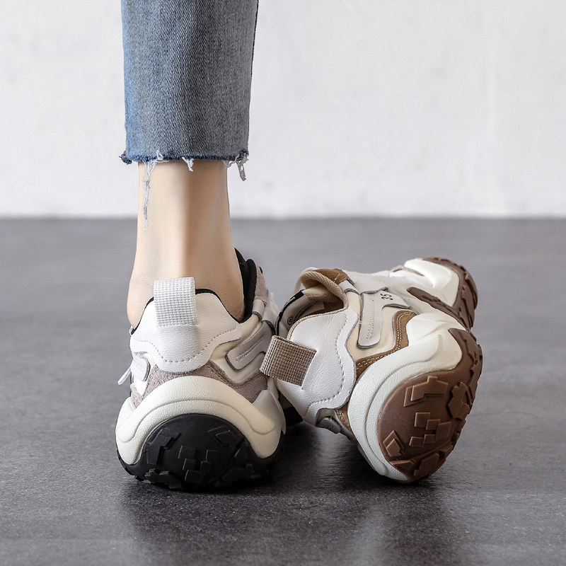 There are stars in the eyes and mountains and seas in the heart~ Explosive waffle new leather soft bottom dad XIE all-match casual trend