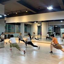 Copper-free ultra-white copper-free ultra-clear mirror environmental protection mirror bathroom mirror dance studio yoga room mirror wall mirror per square meter