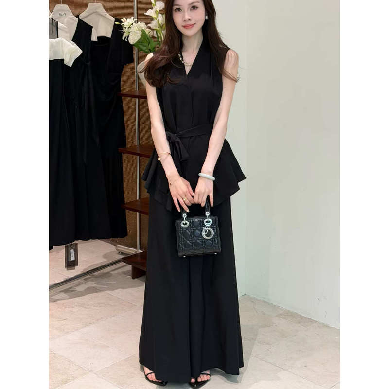 Extraordinary 2683 Black V-Neck Sleeveless Dress for Women, Waist-Cinching, Slimming, Tie-Up Two-Piece Set with a High-End Feel