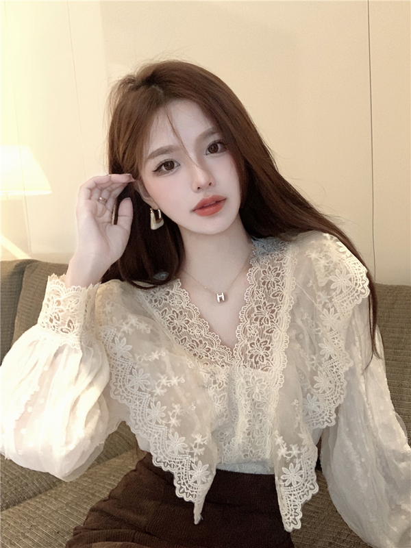 Spring and Autumn Lace Doll Collar Chiffon Shirt for Women, High-End Design, Niche French Style, Sweet and Unique, Stunning Top Spring and Autumn Lace Doll Collar Chiffon Shirt for Women, High-End Design, Niche French Style, Sweet and Unique, Stunning Top