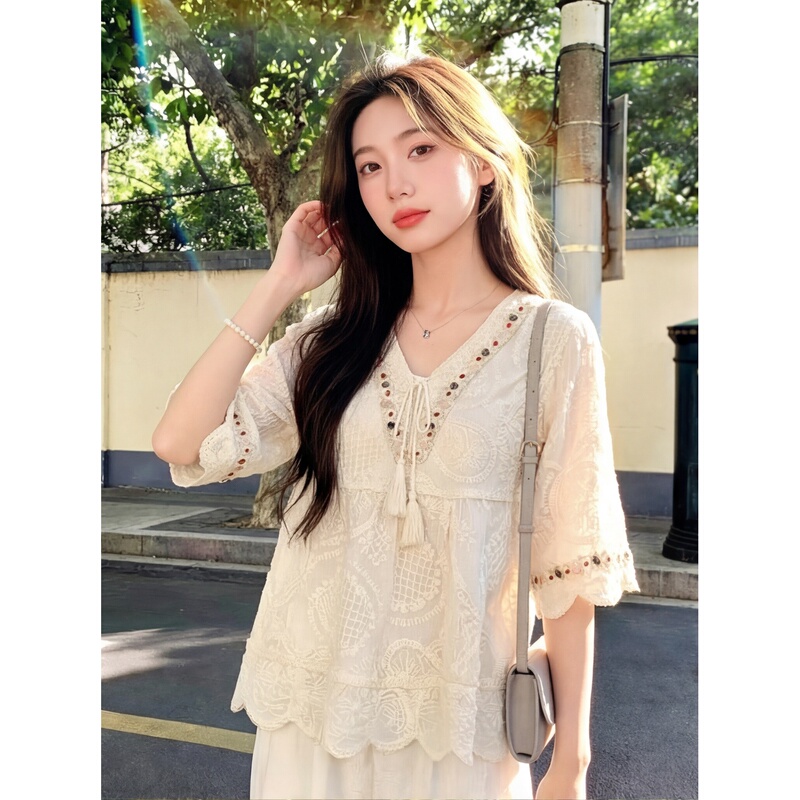 New Chinese-Style Resort-Style Heavy Lace Embroidery V-Neck Shirt for Women, Summer New Design Hollow-Out Slimming Top