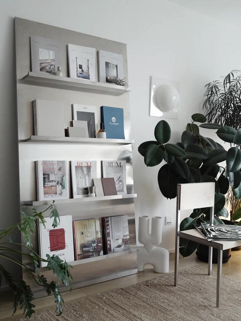 Nordic simple stainless steel magazine rack clothing store display rack net red floor against the wall multi-layer newspaper bookshelf