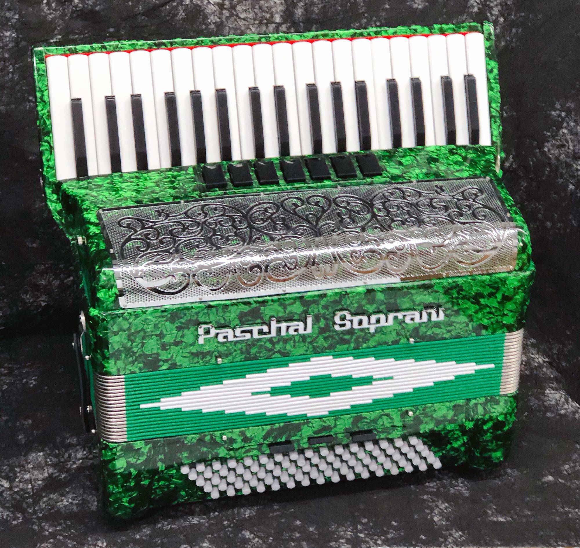 Sobrani, Italy, 80 bass accordion 20 years of national store chain spot sales