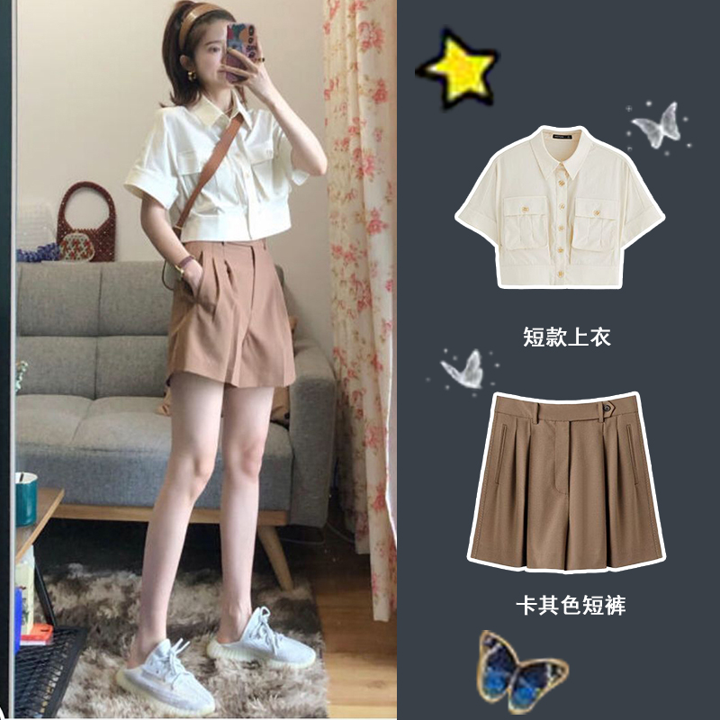 The small man is taller and wears a Western-style age-reducing two-piece set with a sense of niche retro Hong Kong style Polo shirt fashion suit