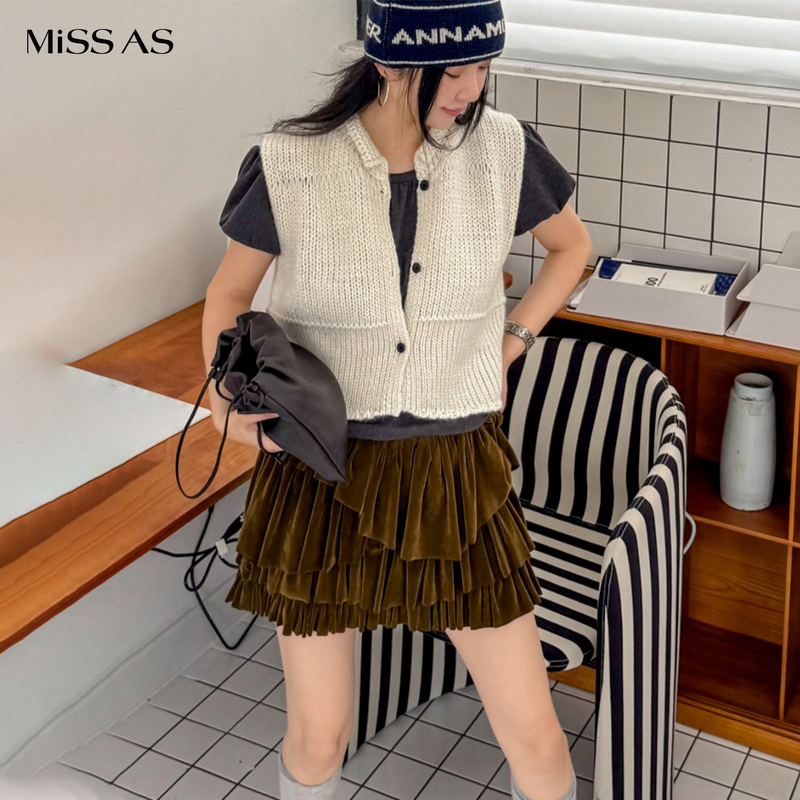 [in Stock] Annamooer Slim-Fit, Simple and Versatile Knitted Rolled-Collar Sleeveless Vest Cardigan for Women Missas