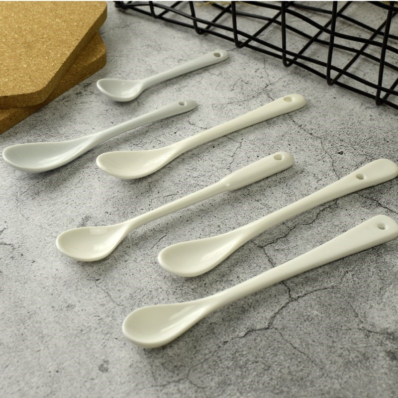 Small condiment spoon, run out, short seasoning Small kitchen salt Small household creative antiskid white ceramic