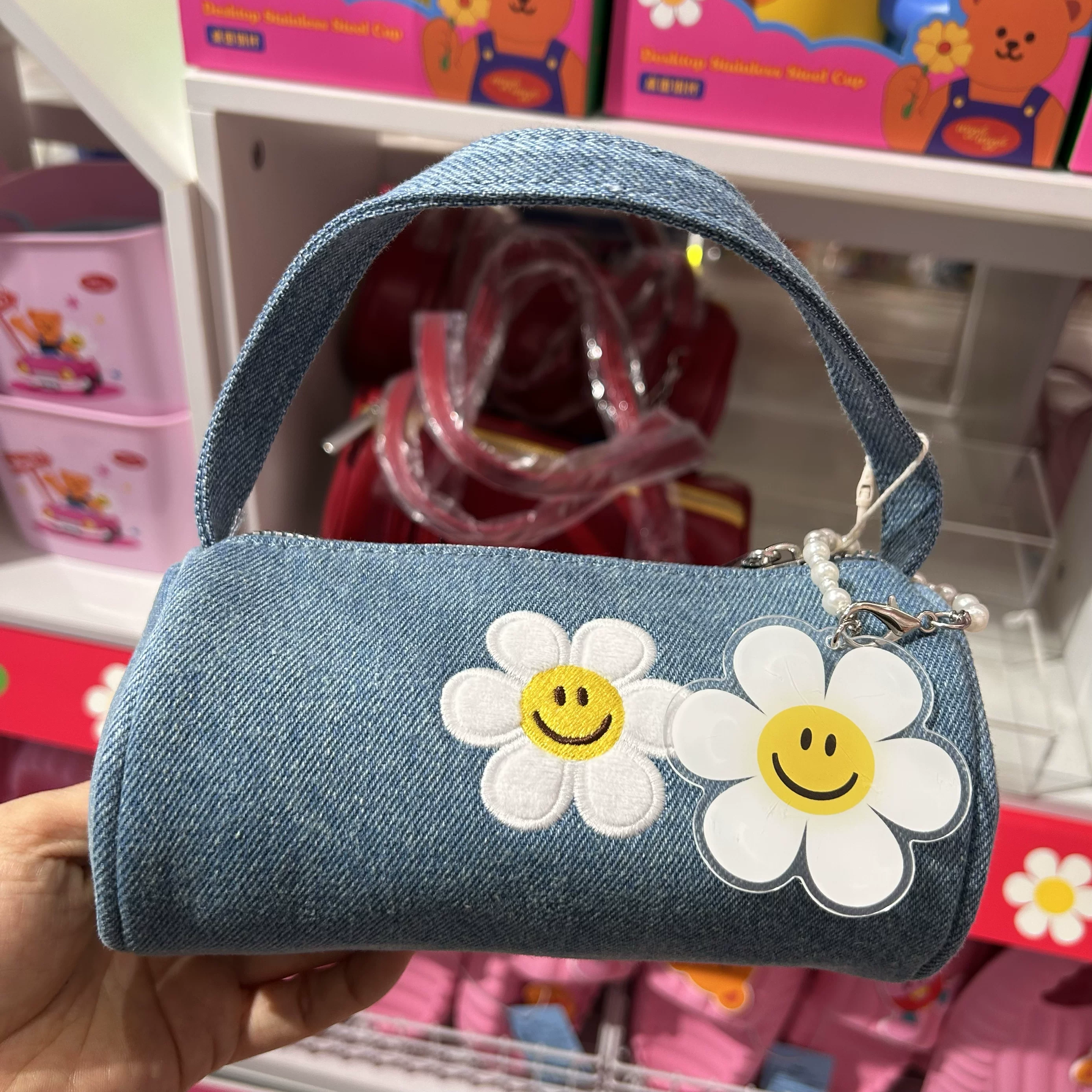 [wiggle wiggle系列牛仔刺绣小圆筒手提斜挎包 名创优品MINISO小熊]