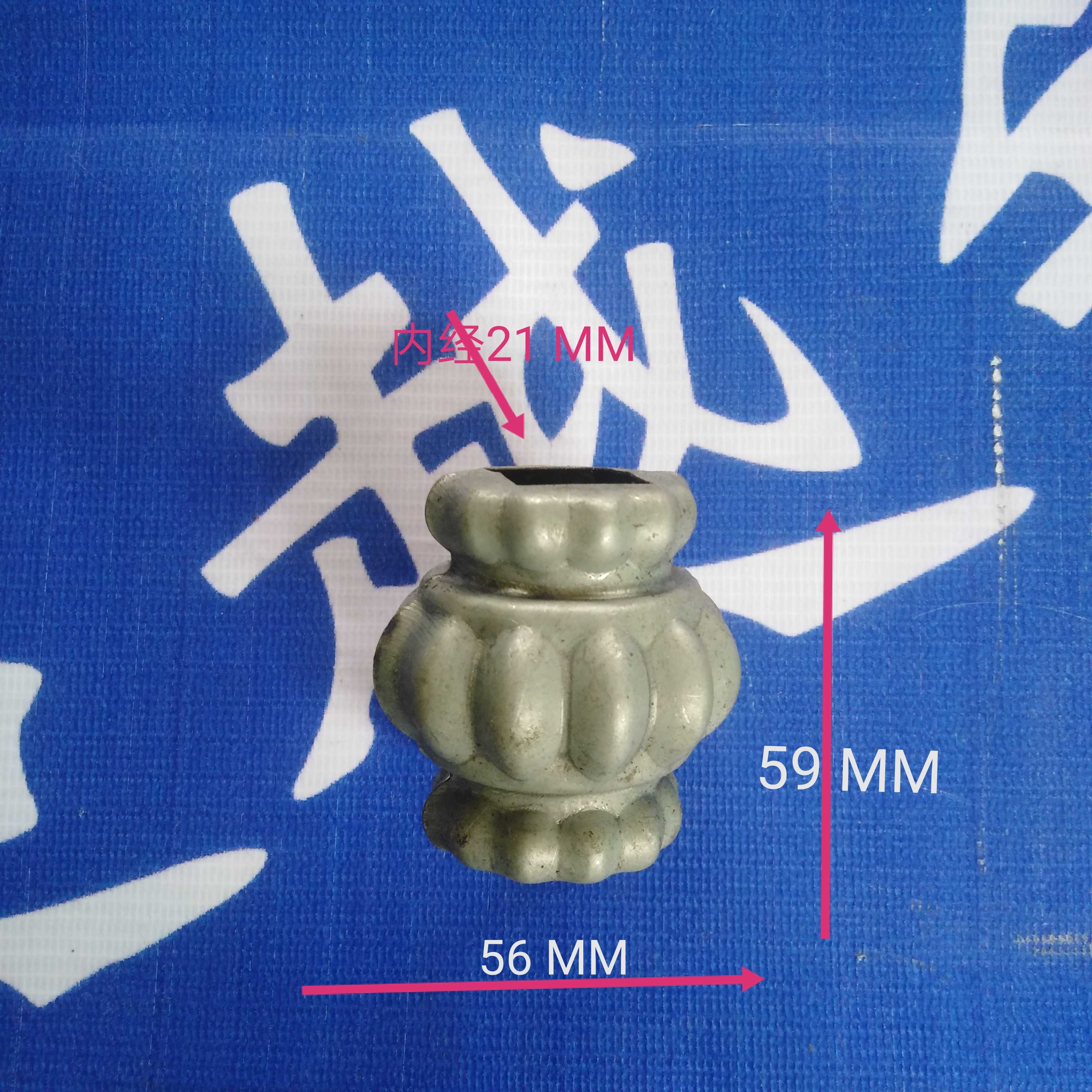 Iron perforated galvanized perforated square tube Decorative strength decorative interior stairs Decorative flower accessories Lantern perforation 20