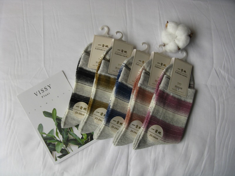 Vớ nữ một mẫu đất mùa thu và mùa đông kẹo màu vớ cotton ống không phai màu thấm hút mồ hôi tất 10 đôi vớ đẹp giá rẻ