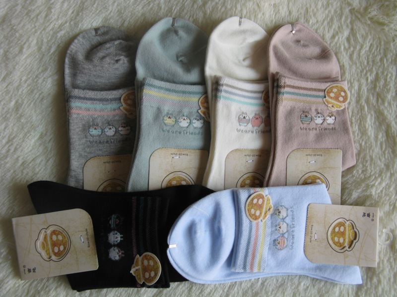 Một mẫu tất cotton bốn mùa của nữ tất vớ