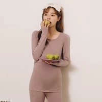 Грудное вскармливая фиолетовая фиолетовая