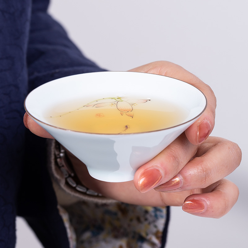 Jingdezhen ceramics kung fu tea cup of pure hand - made hat to a cup of new Chinese style is contracted creative tea cup single CPU